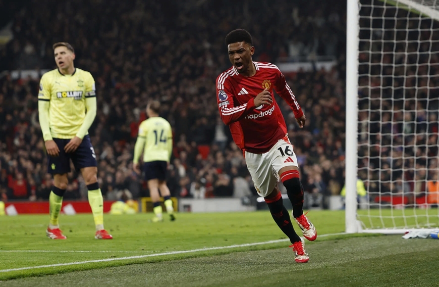 Tin thể thao (17-1): MU ngược dòng phút 90, Real thắng nhọc